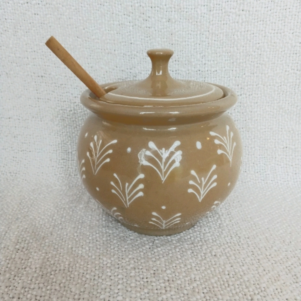 Hartstone USA Tupe and White Sugar Bowl